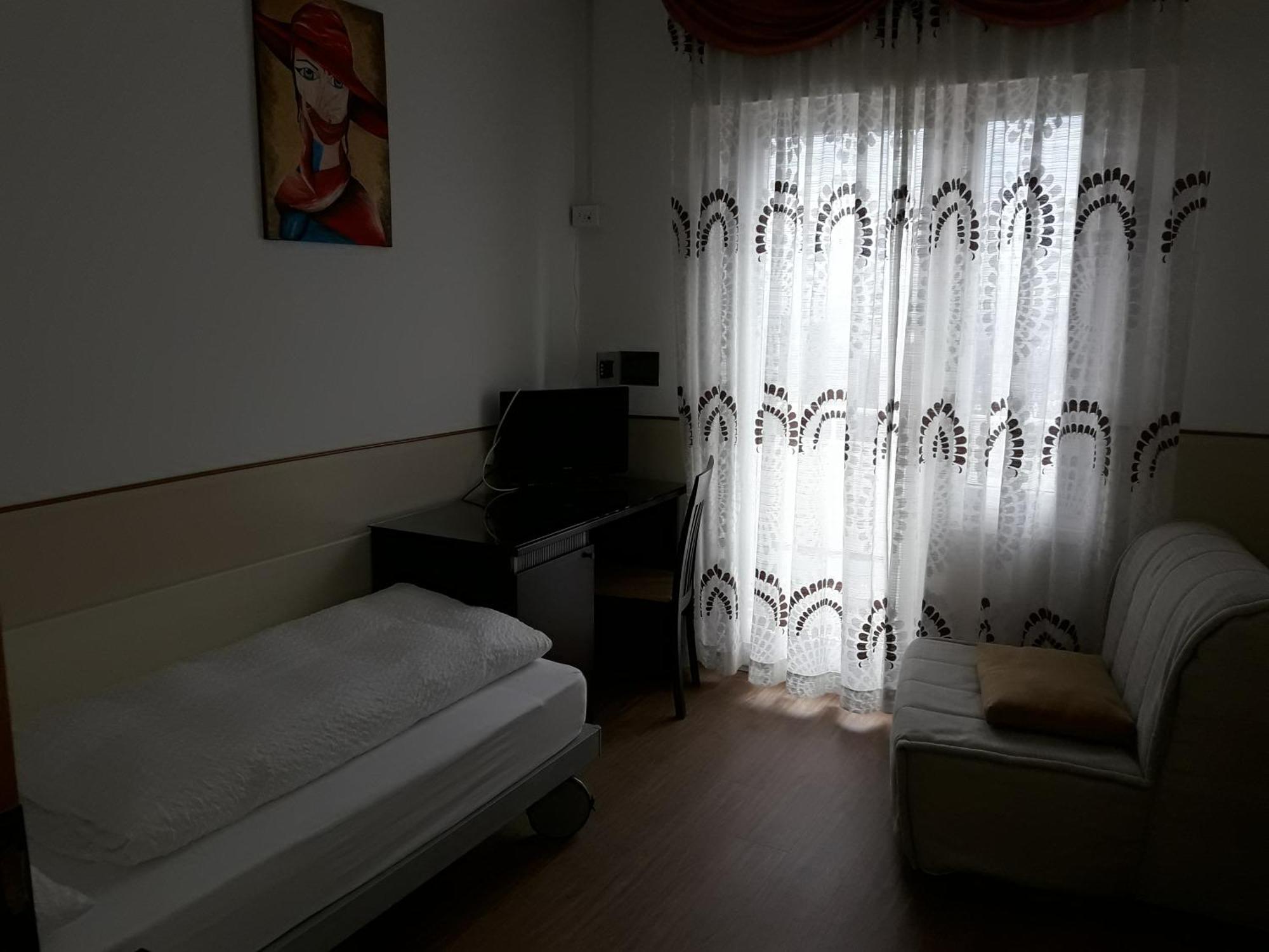 Hotel Lux 3*